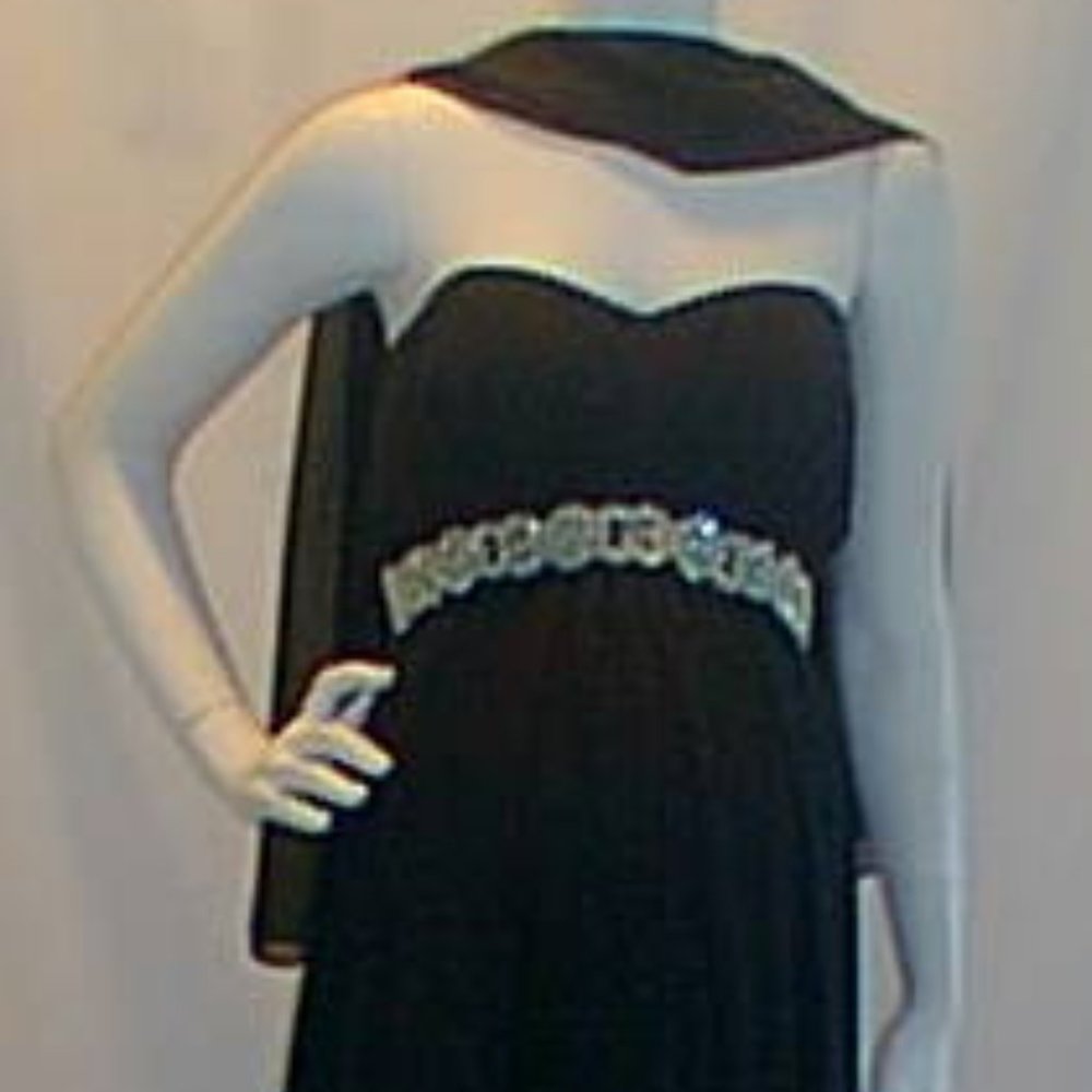 NWT Black Hi-Low Hemline Chiffon Strapless Size 14 Black only